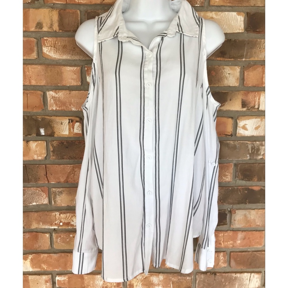 Paper Crane Women’s  Cold Shoulder Top   Large
